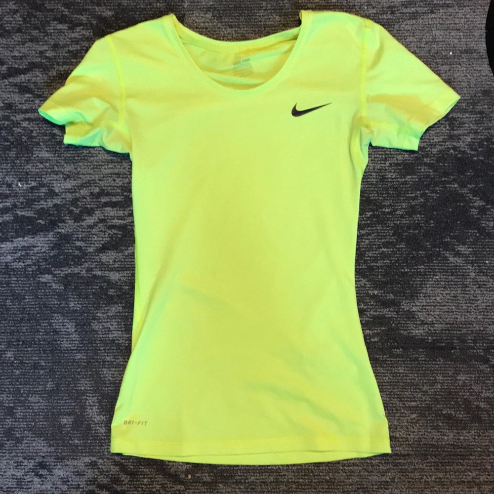 Size small Nike dri fit shirt